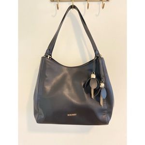 Black 3 compartment shoulder bag